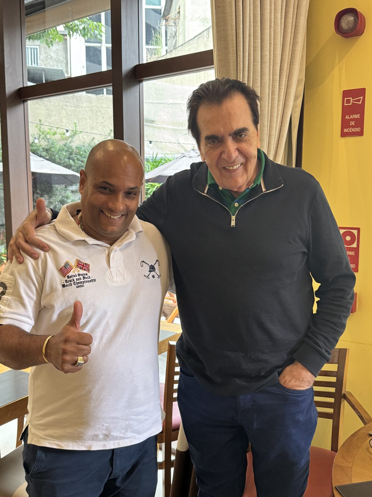 Rogério em atividade de campanha